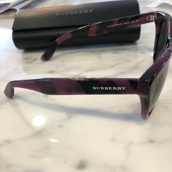 Burberry sunglasses - Picture 6 of 11